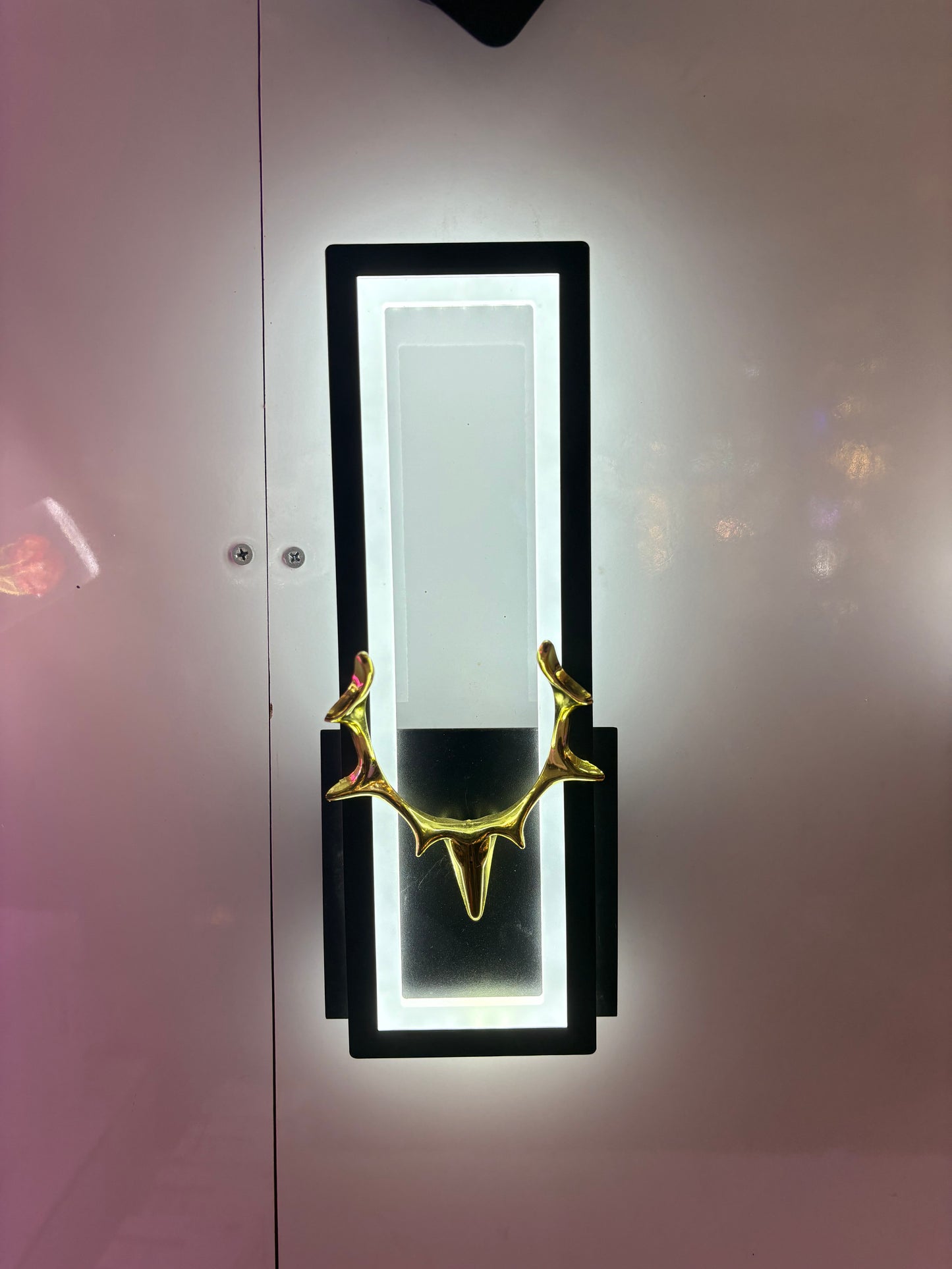Sculptural Wall Lamp – Sol Crest