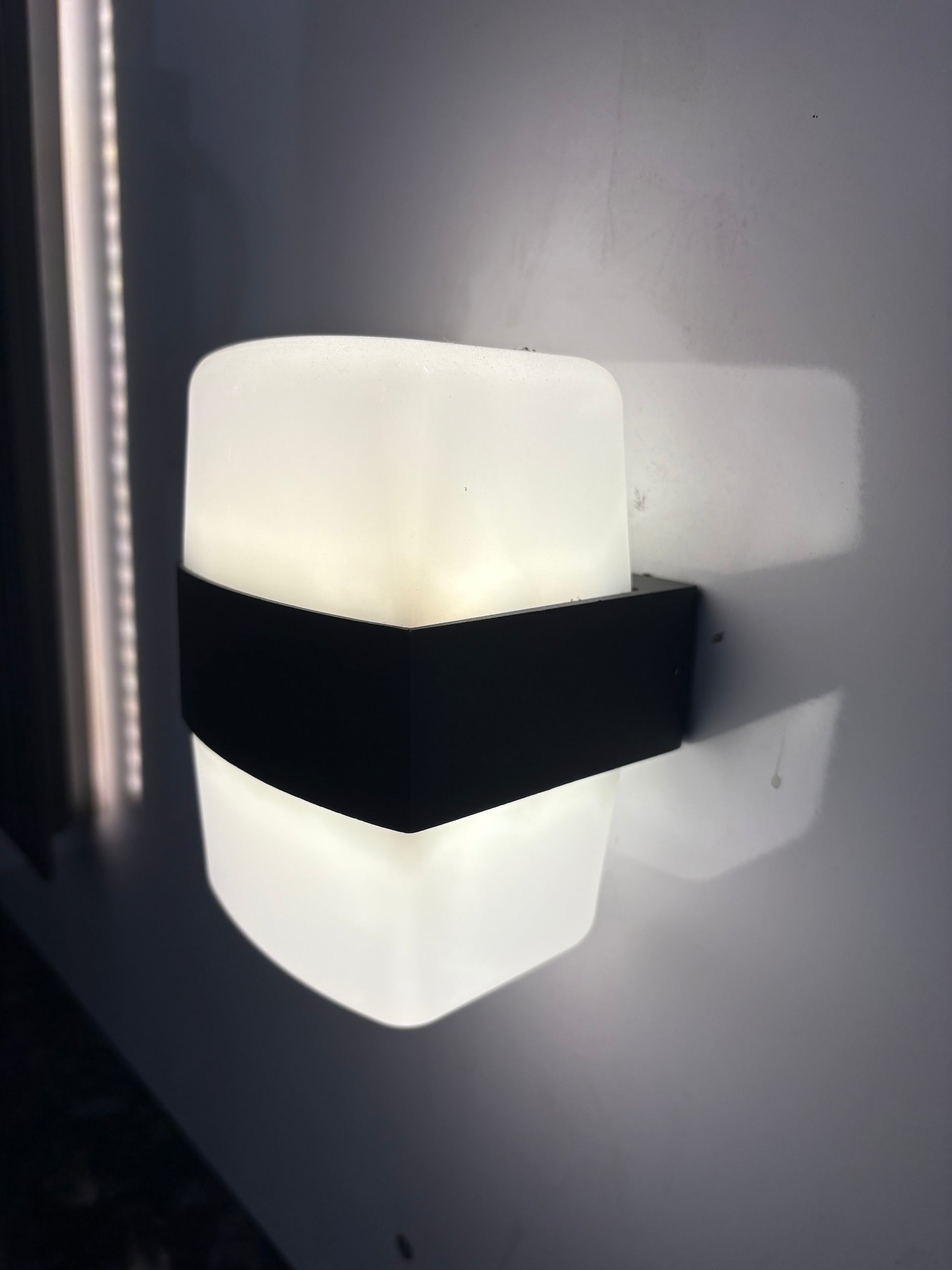 Minimal wall light 2- Sushi Block by Solune